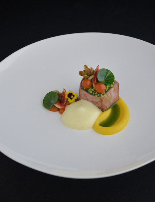 Thon rouge, figues de La Réméjeanne, courgettes ©Arthur Ledoux