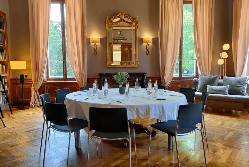 Salon bibliothèque Château de Montcaud séminaire (3)