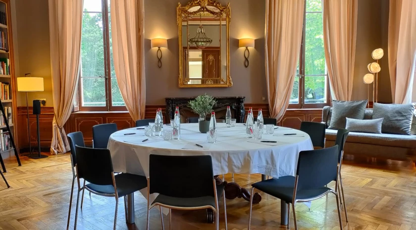 Salon bibliothèque Château de Montcaud séminaire