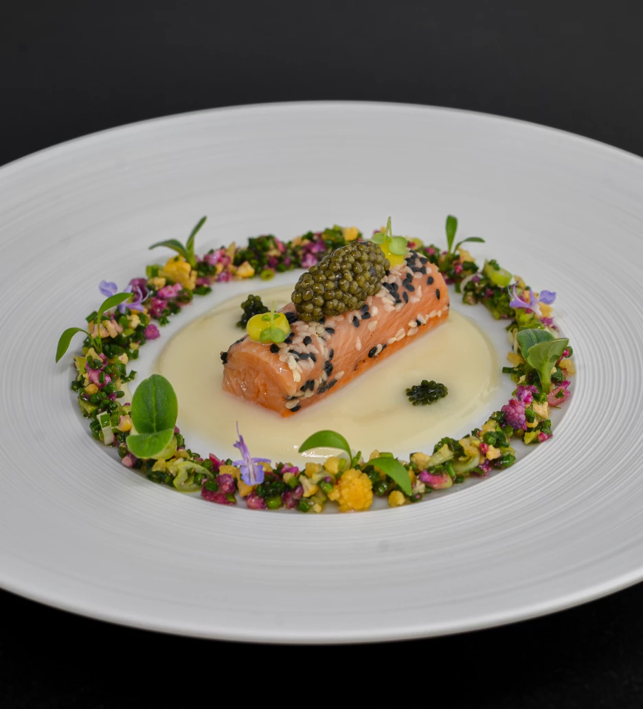 Omble chevalier, chou fleur fumé et caviar oscietre - Crédit photo Arthur Ledoux (5)