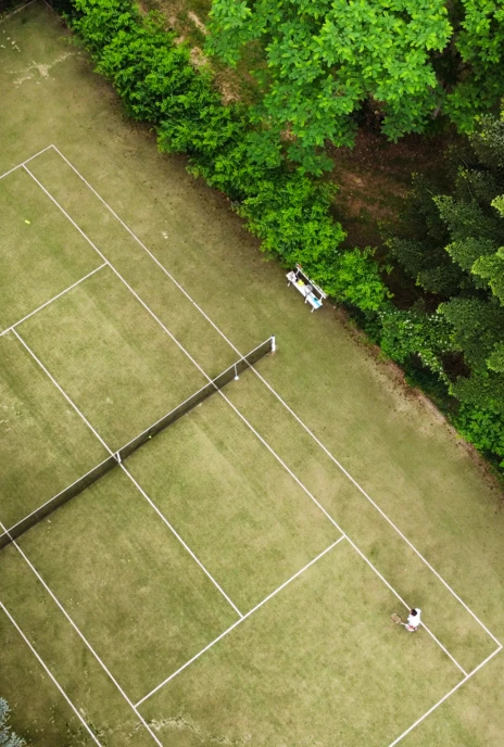 partie de tennis à Montcaud