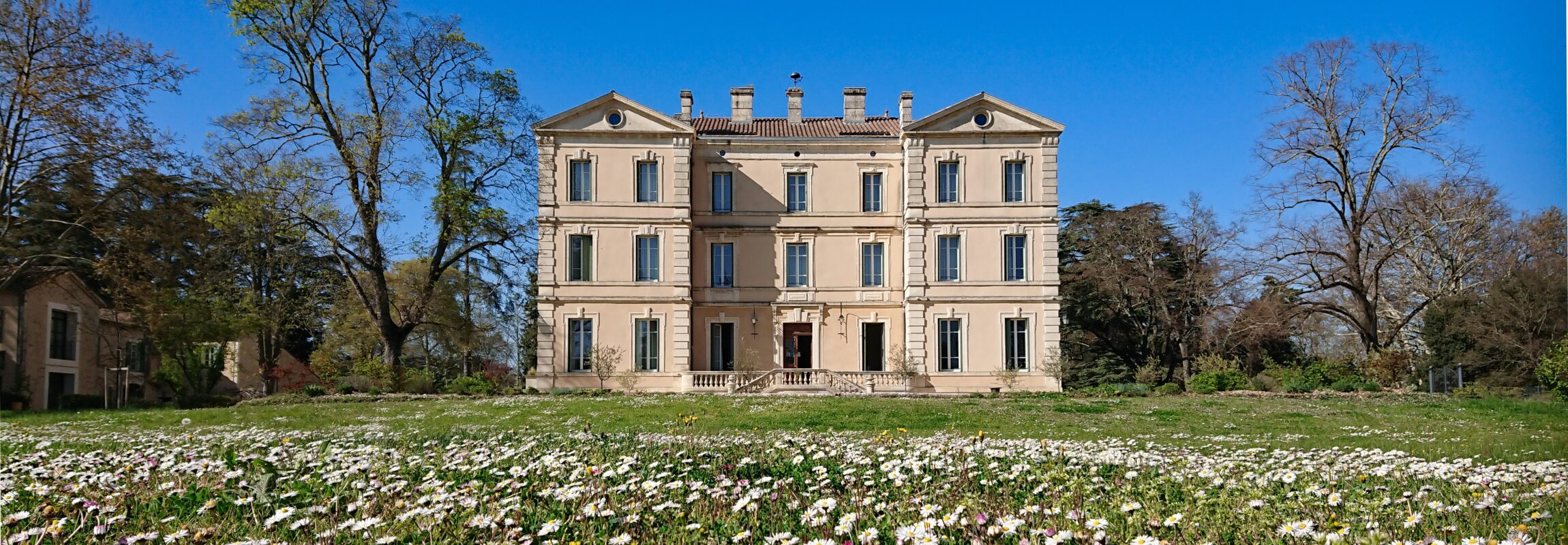 Easter at Château de Montcaud, hotel Provence